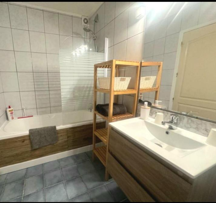 La Villa Du Menhir Chambre D'Hotes Bize-Minervois Екстер'єр фото